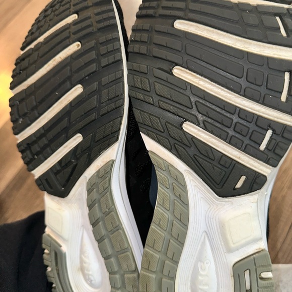 Brooks Revel Black and Gray Running Shoes - Picture 4 of 12